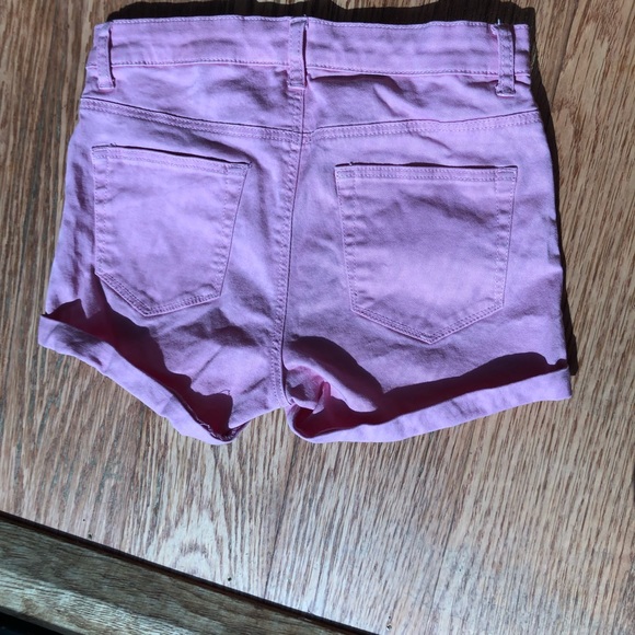 Pink denim shorts - Picture 2 of 3
